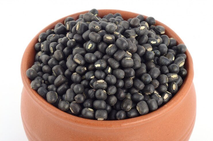 Urad prices rise on strong buying by dal mills; imported Urad rates also up