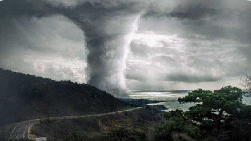 Alert in Andhra Pradesh and Odisha due to a powerful storm in the Bay of Bengal